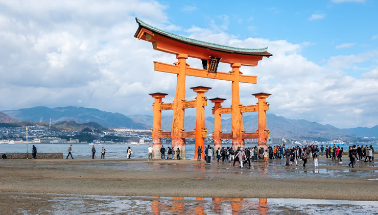 One of the Must-See Places in Hiroshima Itsukushima Shrine